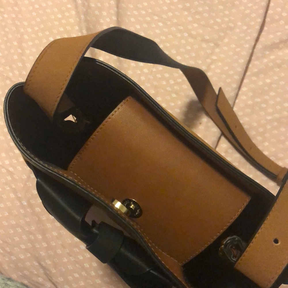 Purses - Picture 4 of 6